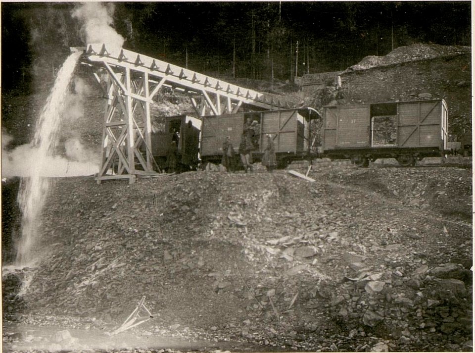 Kleinbahn auf der Fahrt nach Paluzza. (BildID 15508397)