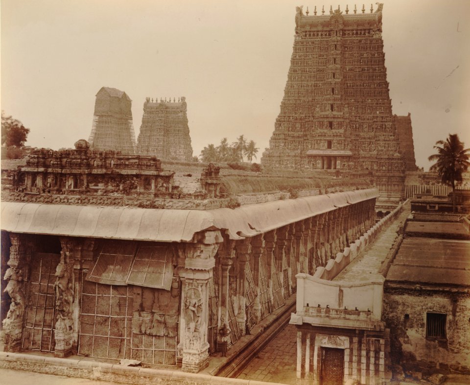 KITLV 92089 - Unknown - Sundareshvara Minakshi temple complex in Madurai in India - Around 1870