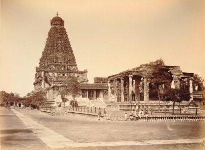 KITLV 92113 - Unknown - Nandi pavilion in the Brihadishvara temple complex at Thanjavur in India - Around 1860