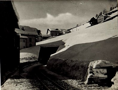 Km 25,9 bahnabwärts, Christina - Kehrtunnel oberes Portal. (BildID 15574990)