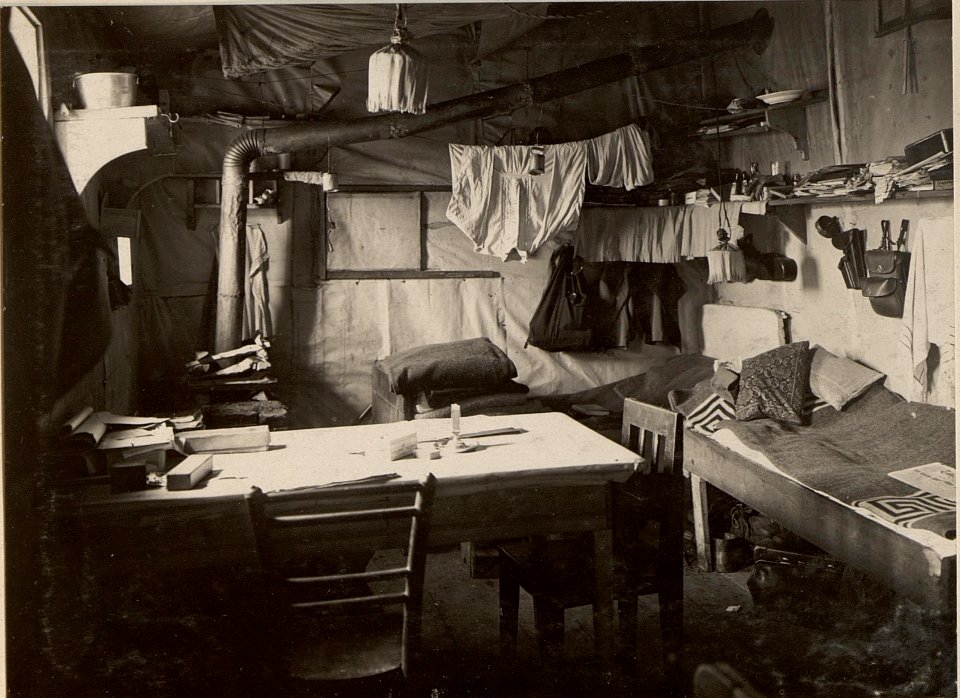 Kleiner PAL, Elektrozug 29-5 Ka, Artillerie Gruppenkommando, elektrisch beleuchtet, aufgenommen am 2. Mai 1916 (BildID 15473843)