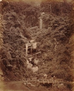 KITLV 92137 - Unknown - Waterfalls at Coonoor in India - Around 1870 photo