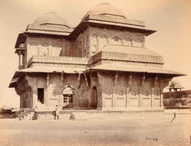 KITLV 92149 - Samuel Bourne - Beerbul palace at Fatehpur Sikri in India - Around 1870 photo