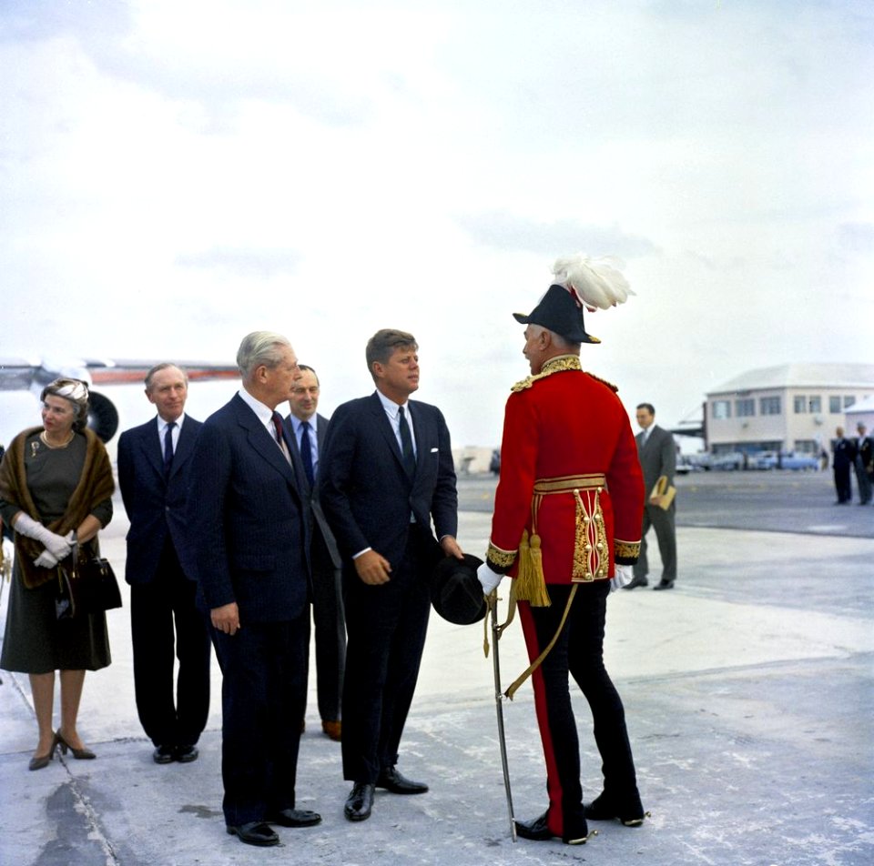 KN-C19778 President John F. Kennedy Arrives in Bermuda