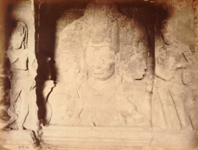 KITLV 92161 - Unknown - Sculptures of Brahma, Vishnu and Shiva in the temple in a cave at Elephanta in India - Around 1875