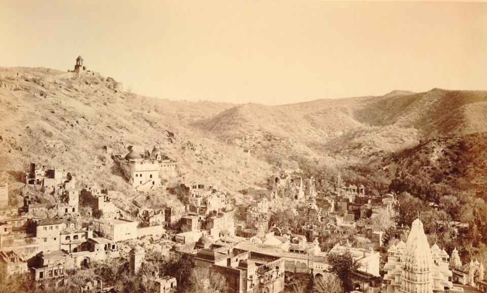 KITLV 92166 - Bourne and Shepherd - Amber India, seen from the palace - Around 1870