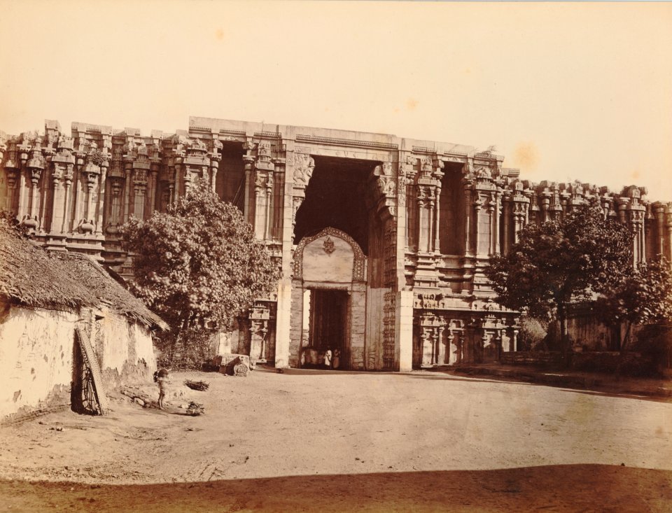 KITLV 92178 - Unknown - Gateway in the Srirangam Ranganatha temple complex in India - Around 1870