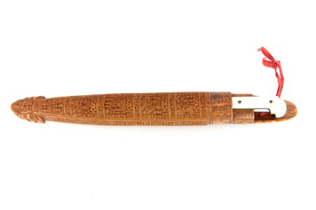 Knivslida av trä prydd med figurer och scener ur bibeln - Skoklosters slott - 93247