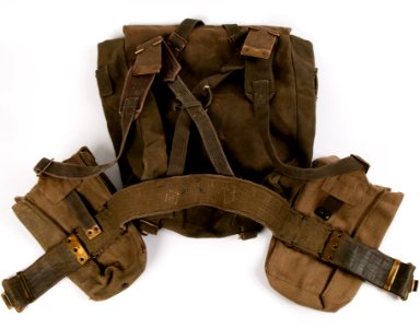 Knoop + munt + munitieklep, item 15