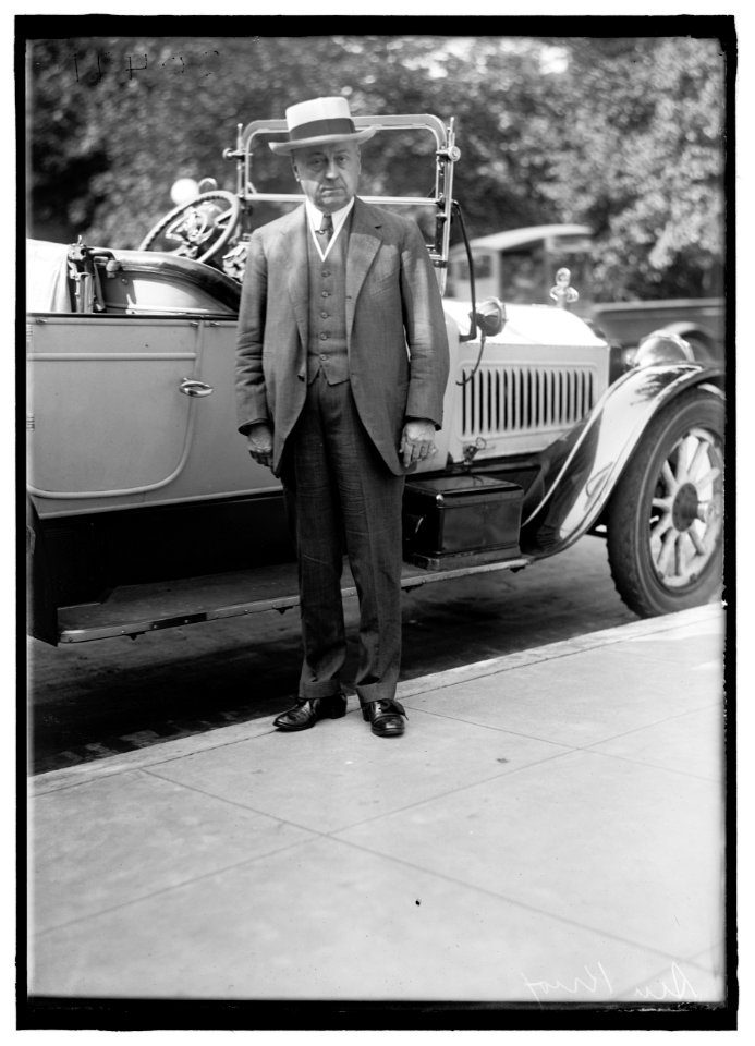 KNOX, PHILANDER CHASE. ATTORNEY GENERAL OF U.S., 1901-1904; SENATOR FROM PENNSYLVANIA, 1904-1909, 1917-1921; SECRETARY OF STATE, 1909-1913 LCCN2016870095