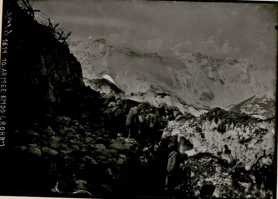 Kleiner Pal, Blick aus eigener Vorfeldstellung gegen die italienische Felsenburg. (BildID 15736905)