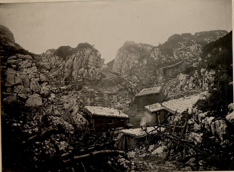 Kleiner PAL, Unterstand der 4. Kompagnie am rechten Flügel, Aufgenommen am 17. VI. 1916. (BildID 15476294)