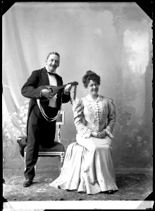 Knut and Helfrid Lambert, actors, undated portrait - SMV - GL015