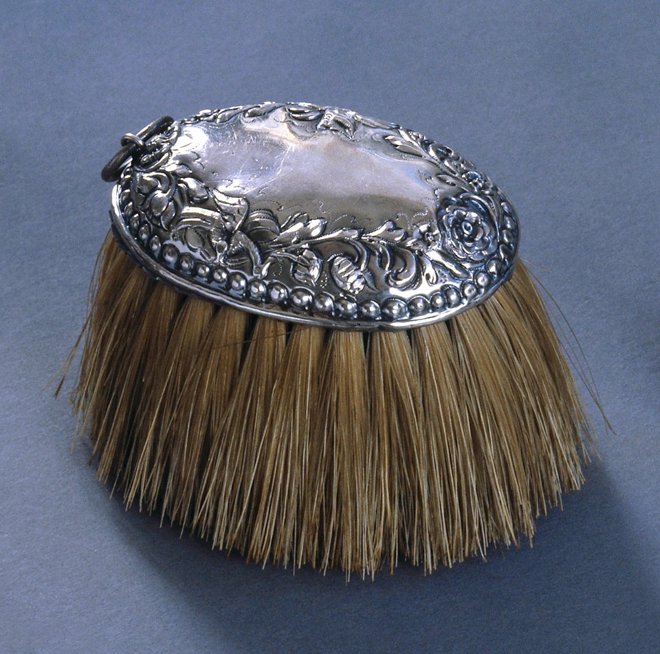 Klädborste, Silver - Hallwylska museet - 89443