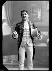 Knut Lambert in När damerna föra krig at Dramatiska teatern 1907 - SMV - NL007