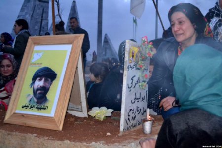 Kobanê Cemetery 2017 (1)