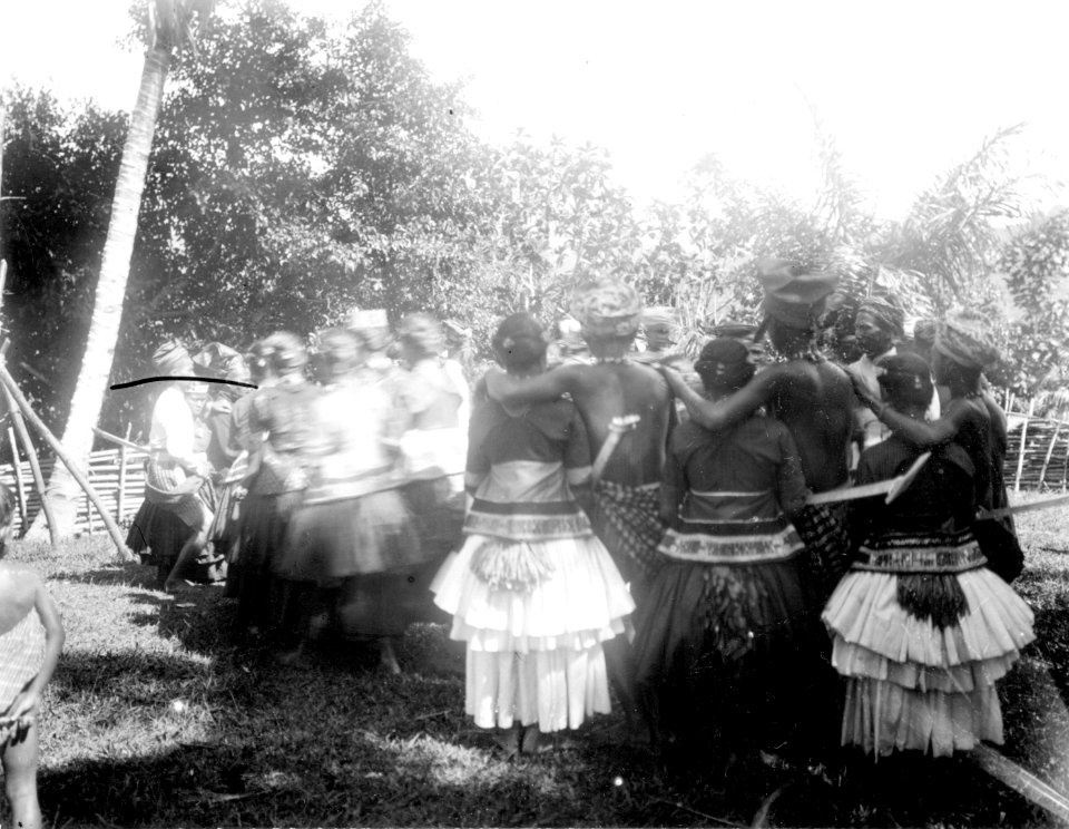 Koelawi, Paloe, Mellan-Celebes, Celebes. Moraego-dans. Kulawi, Sulawesi. Indonesien - SMVK - 010734c
