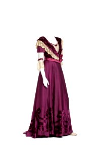 KLÄNNING Liv och kjol av rödgredelint siden, tillhört Wilhelmina von Hallwyl - Hallwylska museet - 89099