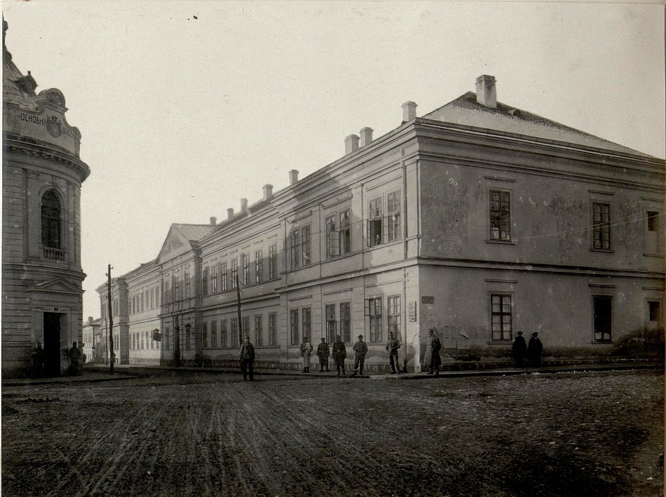 Kommandogebäude in Čačak in Serbien. Aufgenommen am 22. Dezember 1915. (BildID 15533305)