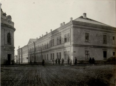 Kommandogebäude in Čačak in Serbien. Aufgenommen am 22. Dezember 1915. (BildID 15533305)