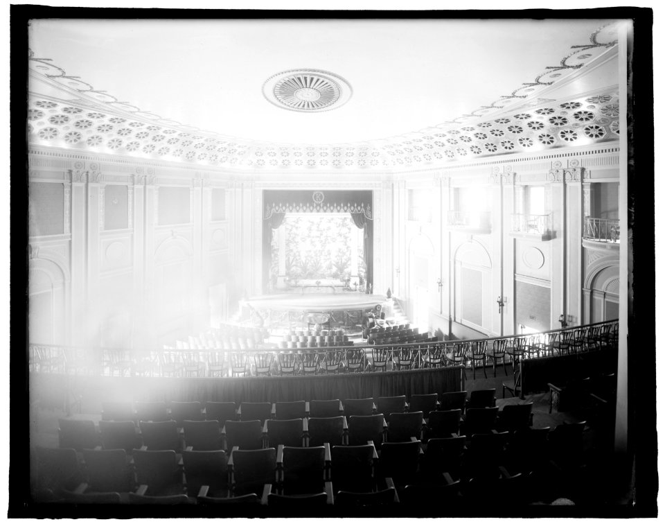 Knickerbocker Theatre, Wash., D.C., Oct., 1917 LCCN2016852564