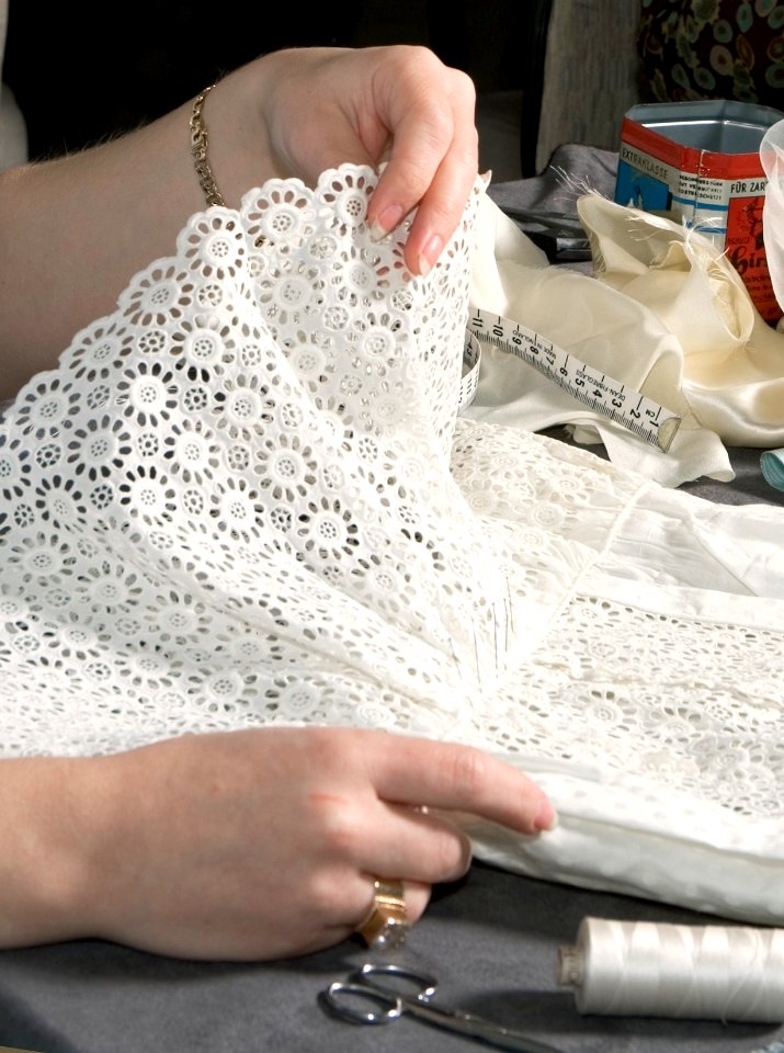 KOF, bilder till folder. Konservering av textil - Livrustkammaren - 15936