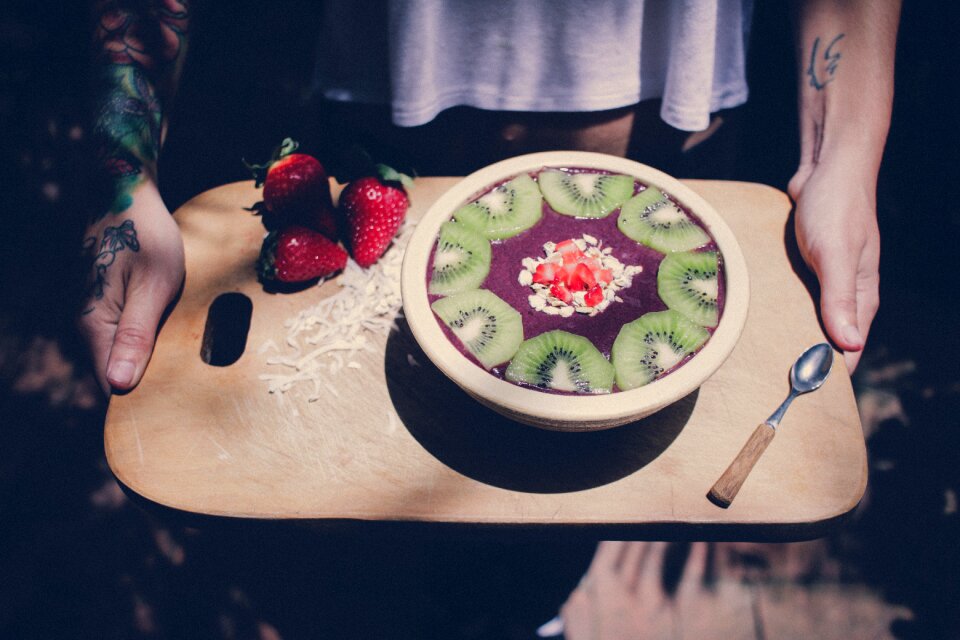 Kiwi strawberry spoon