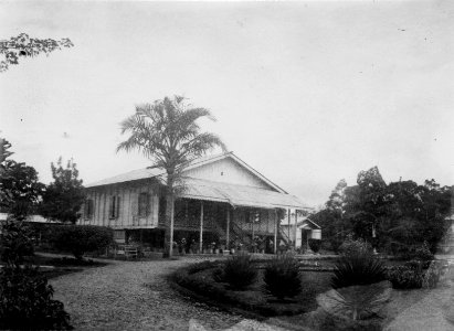 Kontrollörsbostaden. Kabupaten Bolaang Mongondow, Sulawesi. Indonesien - SMVK - 010683c