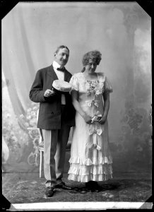 Knut and Helfrid Lambert in unknown performance - SMV - NL009b