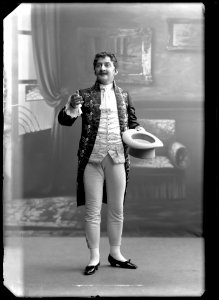 Knut Lambert in När damerna föra krig at Dramatiska teatern 1907 - SMV - GL018