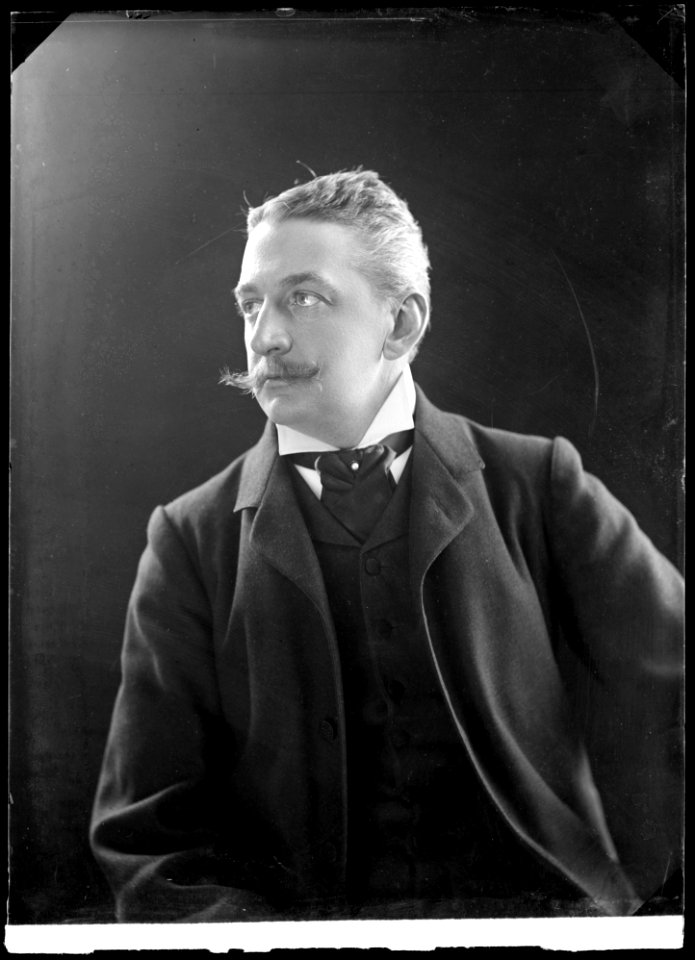 Knut Lambert, actor, undated portrait - SMV - GL021