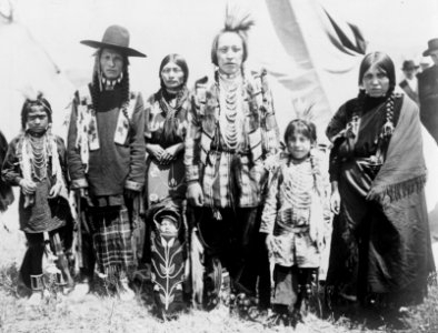 Kootenai family in 1907- LCCN97512150 (cropped) photo