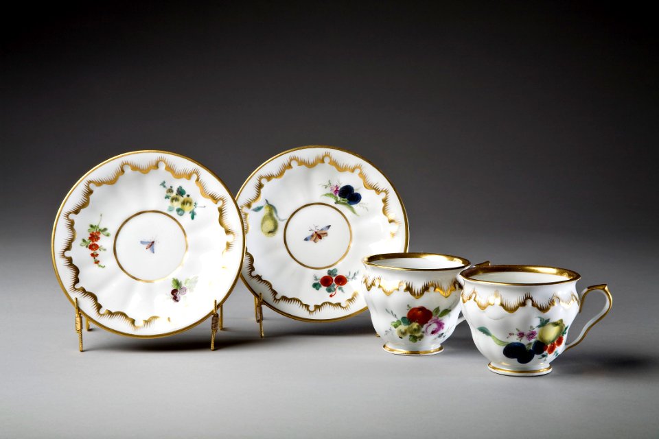 Koppar 2 st med fat. Tjeckien. Loket (Elbogen) - Hallwylska museet - 86766