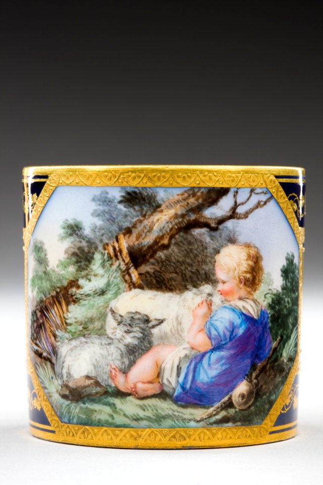 Kopp med fat. Sorgental. Detalj motivet - Hallwylska museet - 87135