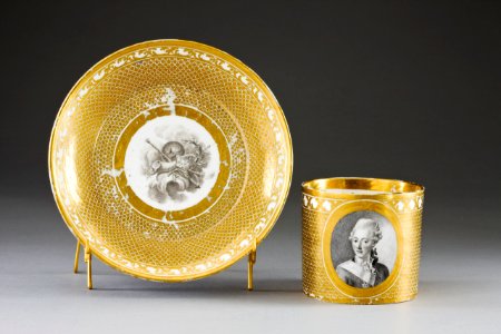 Kopp med fat. Sverige. Marieberg - Hallwylska museet - 87054