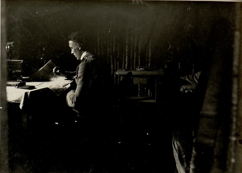 Kompagnie Kömmandanten Wohnung.Aufgenommen am 3.IV.1916.Honved 11. (BildID 15536625)
