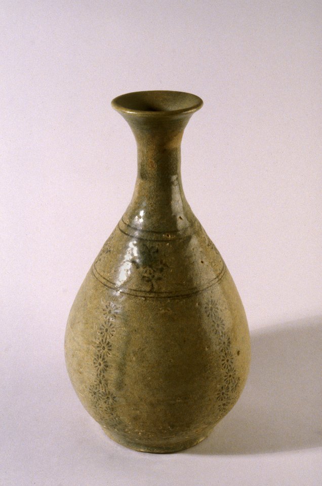 Korean - Wine Bottle - Walters 492774