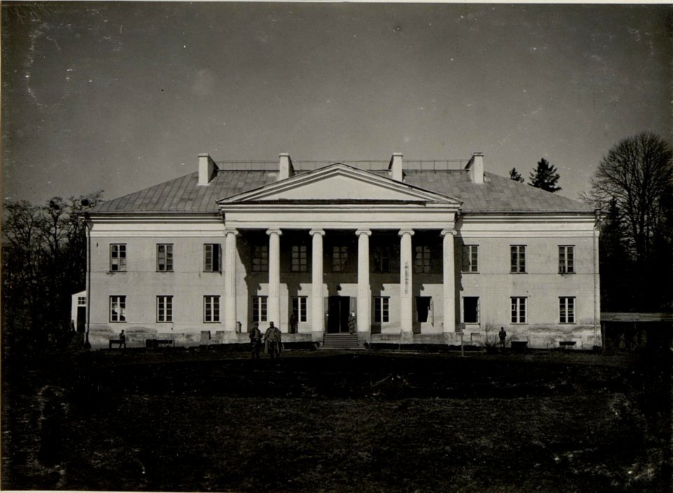 Korpskommando in Ledochowski in Ostrozec, aufgenommen in Wolhynien in März 1916 (BildID 15541855)