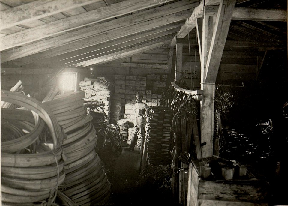 Korpstrain, Materialien Depot. Aufgenommen am 4.V.1916. NIZNIOW. (BildID 15537178)