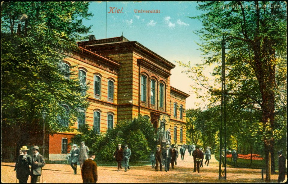 Kollegiengebäude der Christian-Albrechts-Universität (CAU) im Schlossgarten (Kiel 26.535)