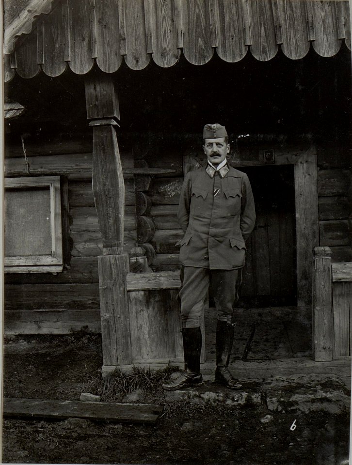 Komdt.d.5.J.T.D.G.M.v.Felix in Majdan Sept.1916 (BildID 15453074)