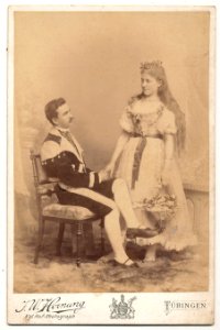 Kostümiertes Paar - Foto von Julius Wilhelm Hornung