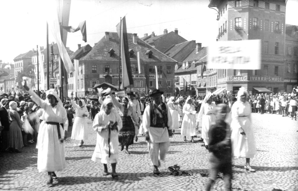 Kongres narodnih noš v Ljubljani, skupina Bela krajina
