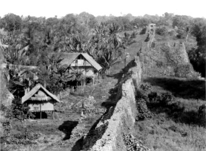 Kraton, del av västra ringmuren. Buton, Sulawesi. Indonesien - SMVK - 000197