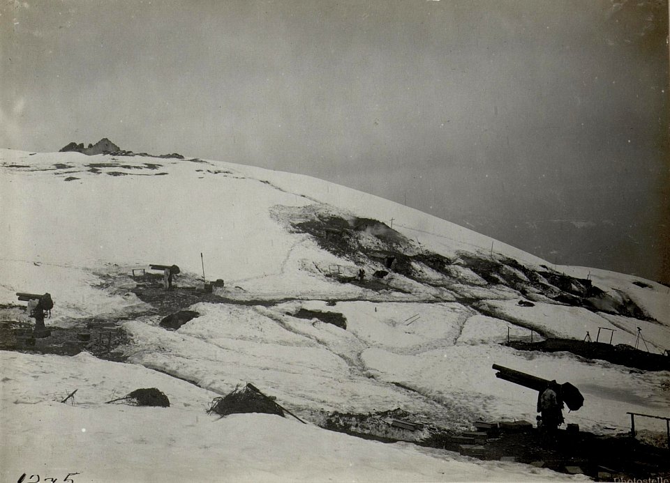 Kote Fredina.Fliegerabwehrgeschütz. (BildID 15641328)