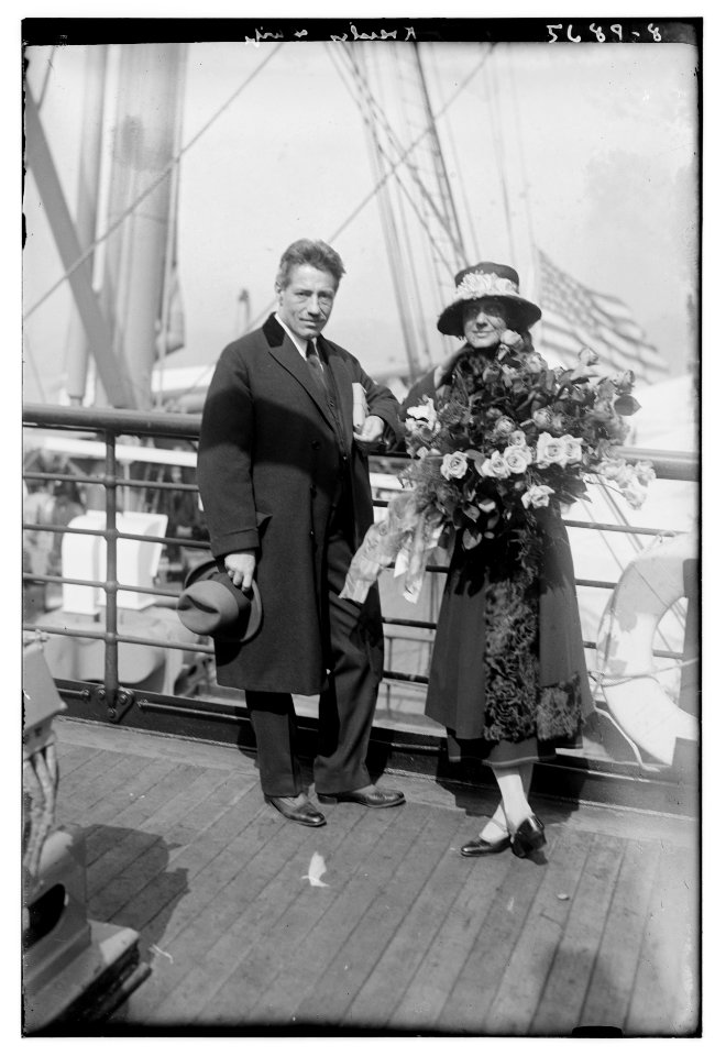 Kreisler and wife LCCN2014714158