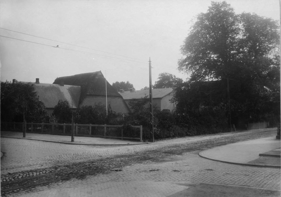 Kreuzung Schönberger Straße und Wischhofstraße (links) in Wellingdorf (Kiel 50.444)