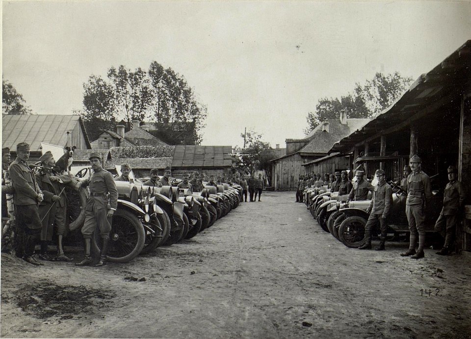 Kowel, Personen-Auto-Kolonne d.4.A.K.Qu.Abtlg. (BildID 15677302)