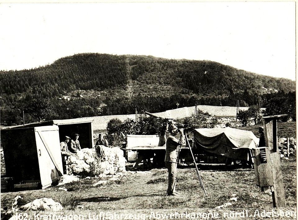 Kraftwagen, Luftfahrzeugabwehrkanone nördlich Adelsberg (BildID 15595398)