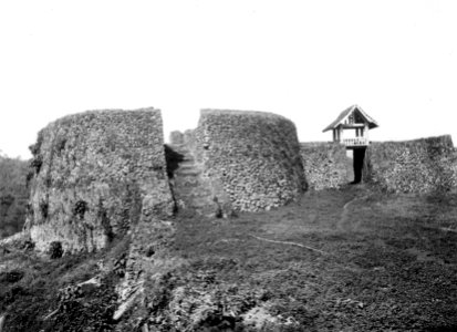 Kraton, torn från ringmuren. Sulawesi, Buton. Indonesien - SMVK - 000220